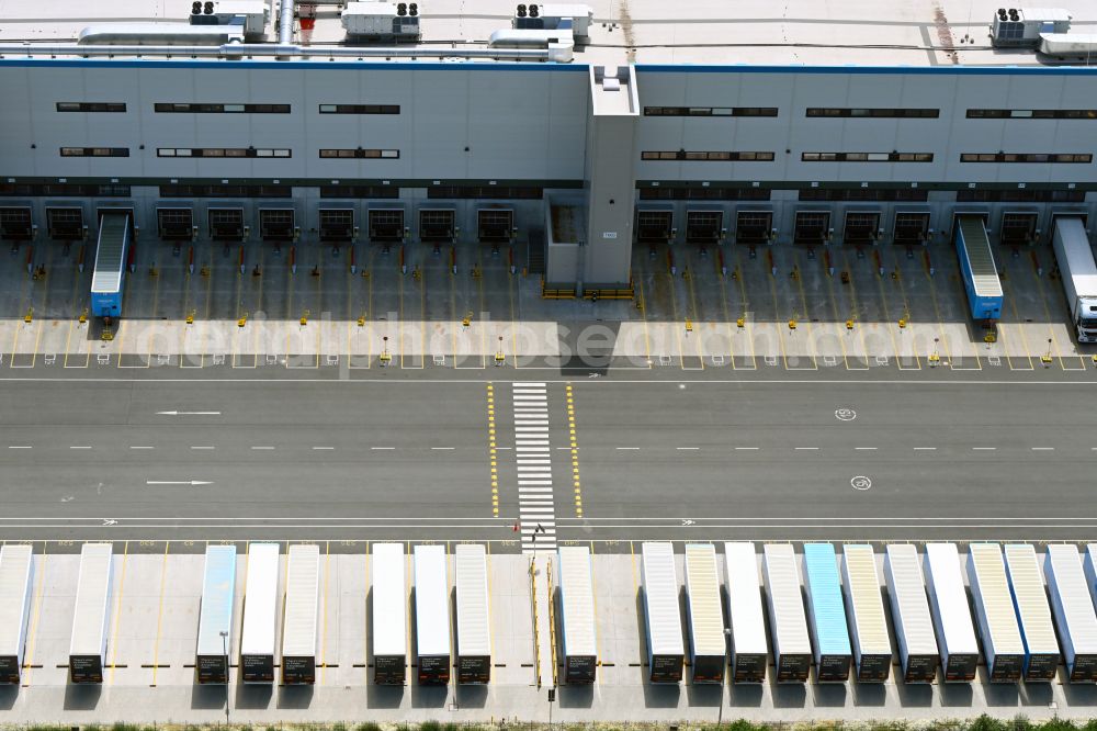 Cretzschwitz from above - Building complex and grounds of the logistics center Amazon in Cretzschwitz in the state Thuringia, Germany