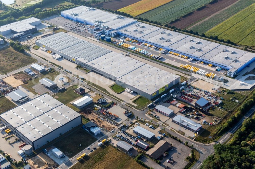 Aerial photograph Winsen (Luhe) - Building complex and grounds of the logistics center Amazon Logistik Winsen GmbH - HAM2 in Winsen (Luhe) in the state Lower Saxony, Germany