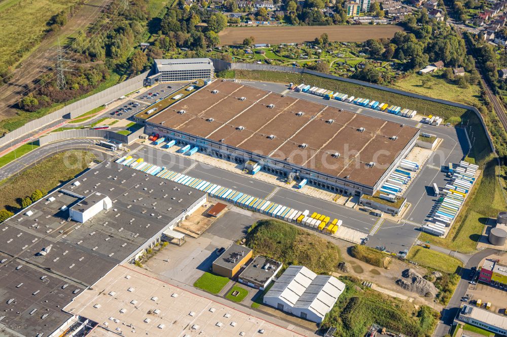 Aerial image Rüdinghausen - Building complex and grounds of the logistics center with a new Amazon building on Menglinghauser Strasse - Siemensstrasse in Ruedinghausen at Ruhrgebiet in the state North Rhine-Westphalia, Germany