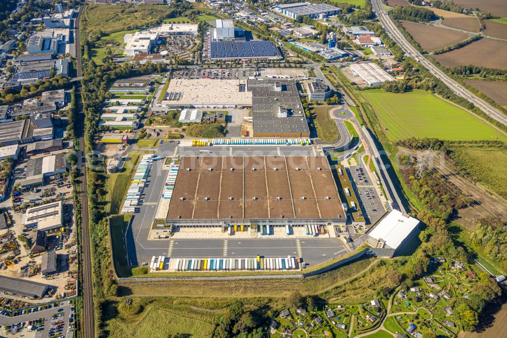 Rüdinghausen from above - Building complex and grounds of the logistics center with a new Amazon building on Menglinghauser Strasse - Siemensstrasse in Ruedinghausen at Ruhrgebiet in the state North Rhine-Westphalia, Germany