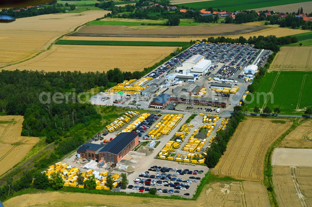 Aerial photograph Lüdersfeld - Building complex and grounds of the logistics center AUTOKONTOR BAYERN GmbH on street Schachtstrasse in Luedersfeld in the state Lower Saxony, Germany