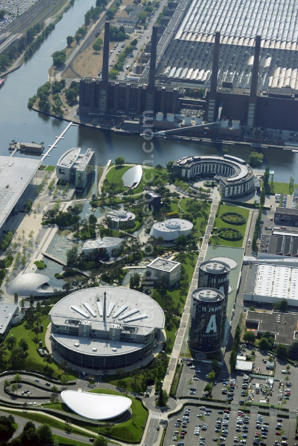 Aerial photograph Wolfsburg - Building complex and grounds of the logistics center der Autostadt des VW Volkswagen- Werkes in Wolfsburg in the state Lower Saxony