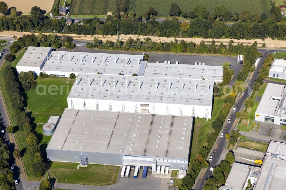 Baal from the bird's eye view: Building complex and grounds of the logistics center Wenko-Prodlog - Logistics Center Hueckelhoven on Wankelstrasse in Baal in the federal state of North Rhine-Westphalia, Germany