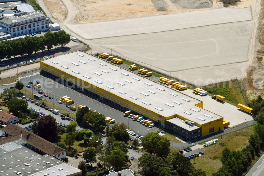 Aerial photograph Frankfurt am Main - Building complex and grounds of the logistics center of Deutsche Post AG on Eschborner Landstrasse in Frankfurt in the state Hesse, Germany