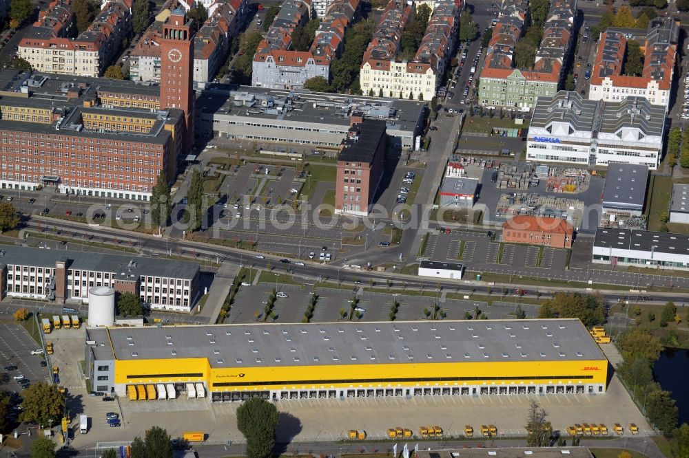 Aerial image Berlin - Building complex and grounds of the logistics center of Deutschen Post DHL Hub on Wohlrabedamm in Berlin in Germany