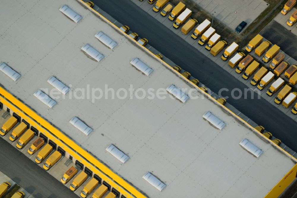 Aerial photograph Berlin - Building complex and grounds of the logistics center der Deutschen Post - DHL im Stadtteil Britz in Berlin in Germany