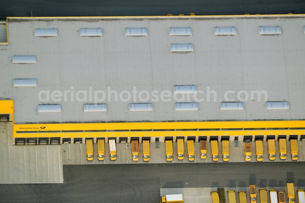 Aerial image Berlin - Building complex and grounds of the logistics center der Deutschen Post - DHL im Stadtteil Britz in Berlin in Germany