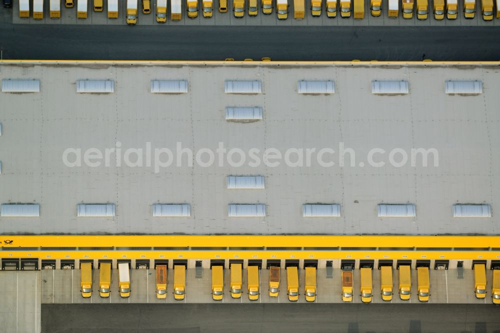 Aerial photograph Berlin - Building complex and grounds of the logistics center der Deutschen Post - DHL im Stadtteil Britz in Berlin in Germany