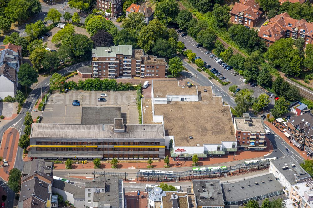 Aerial photograph Castrop-Rauxel - Building complex and grounds of the logistics center of Deutschen Post neben dem Kuechen Brauckhoff Grossmarkt on street Loensstrasse - Herner Strasse in Castrop-Rauxel at Ruhrgebiet in the state North Rhine-Westphalia, Germany