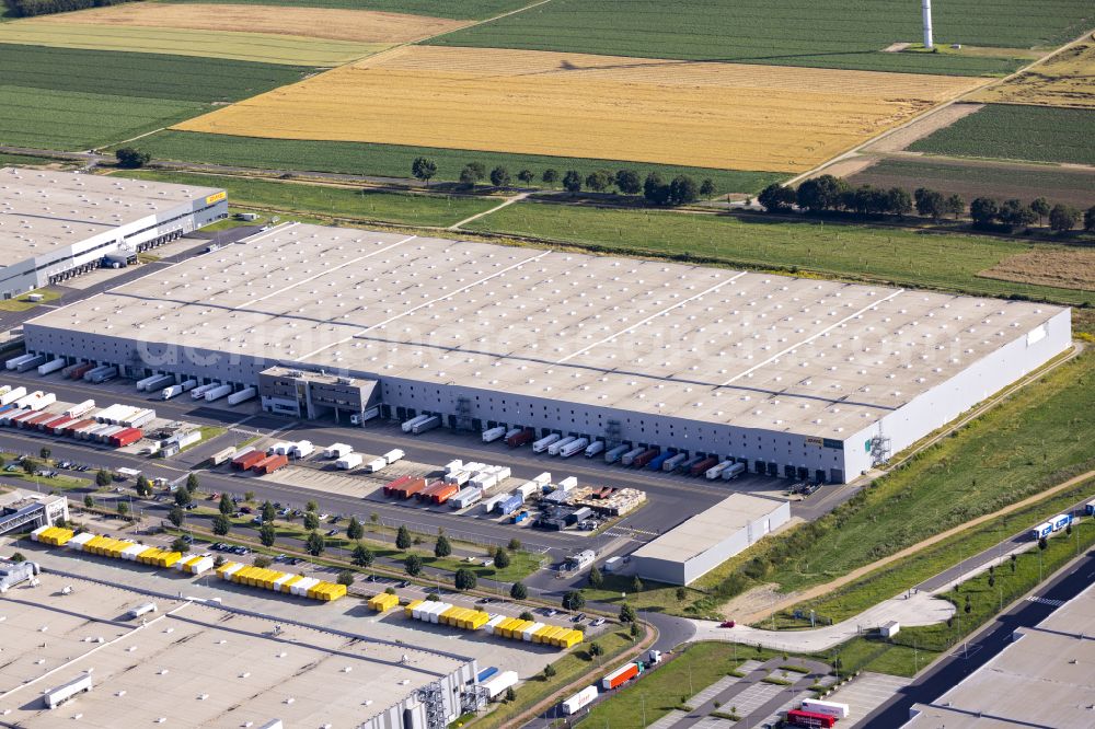 Süd from above - Building complex and grounds of the logistics center DHL, Primark on the street Regioparkring in the district of Juechen in Moenchengladbach in the federal state of North Rhine-Westphalia, Germany