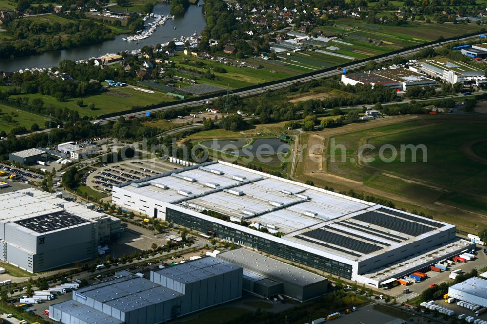 Aerial photograph Hamburg - Building complex and grounds of the logistics center of H&M Hennes & Mauritz Logistik AB & Co. KG on Rungedonm in Hamburg, Germany