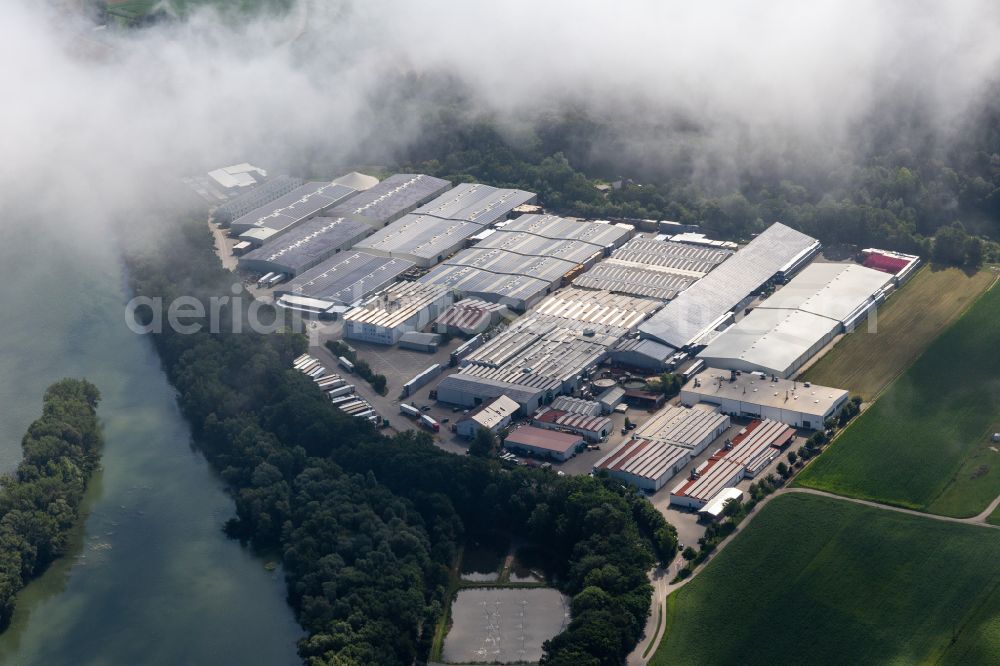 Mamming from the bird's eye view: Building complex and grounds of the logistics center of IKL Isarkrone Transport and Logistik GmbH in Mamming in the state Bavaria, Germany