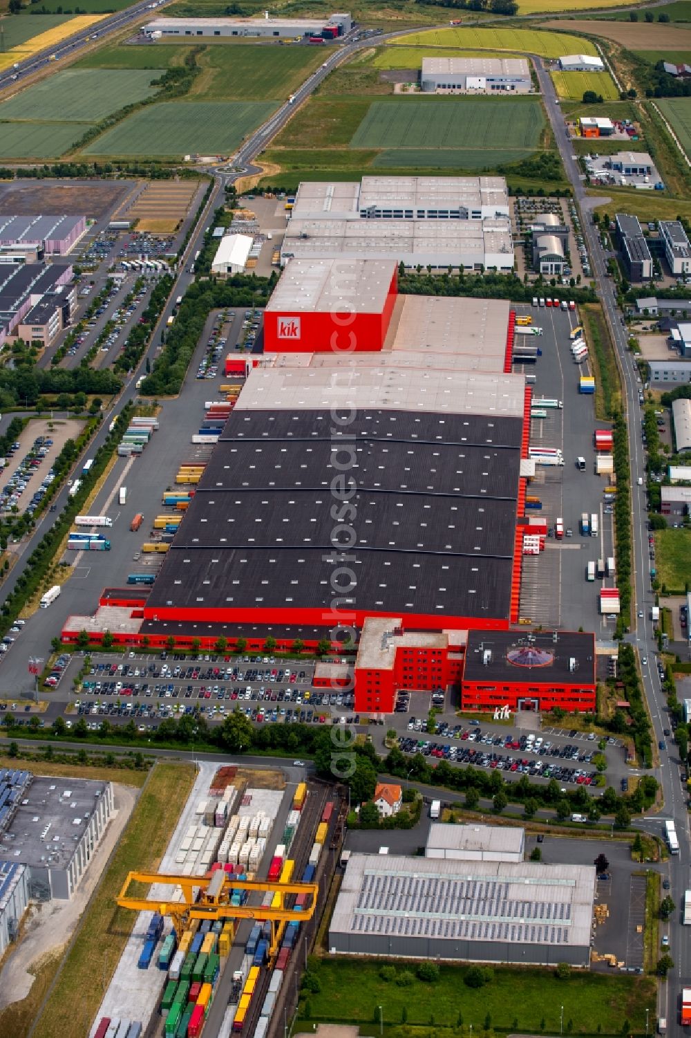 Aerial photograph Bönen - Building complex and grounds of the logistics center KiK Textilien & Non-Food GmbH in Boenen in the state North Rhine-Westphalia