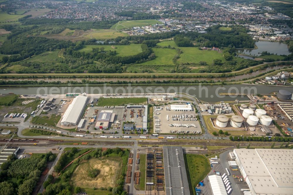 Aerial photograph Hamm - Building complex and grounds of the logistics center of Lanfer Logistik GmbH and of HELA GmbH Hermann Lanfer Hafenstrasse in Hamm in the state North Rhine-Westphalia, Germany