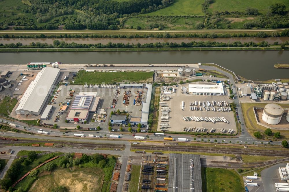 Hamm from above - Building complex and grounds of the logistics center of Lanfer Logistik GmbH and of HELA GmbH Hermann Lanfer Hafenstrasse in Hamm in the state North Rhine-Westphalia, Germany