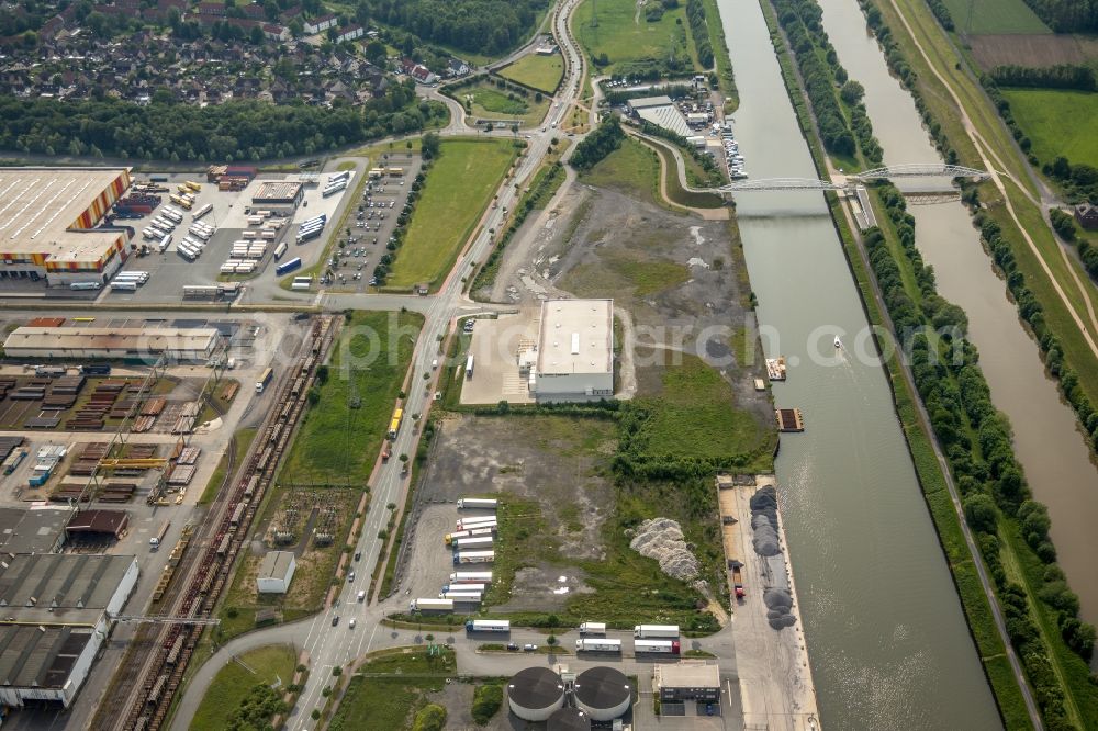 Aerial image Hamm - Building complex and grounds of the logistics center of Lanfer Logistik GmbH and of HELA GmbH Hermann Lanfer Hafenstrasse in Hamm in the state North Rhine-Westphalia, Germany