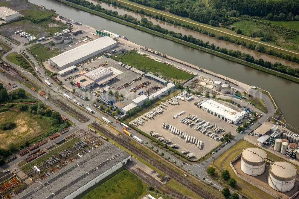 Hamm from the bird's eye view: Building complex and grounds of the logistics center of Lanfer Logistik GmbH and of HELA GmbH Hermann Lanfer Hafenstrasse in Hamm in the state North Rhine-Westphalia, Germany