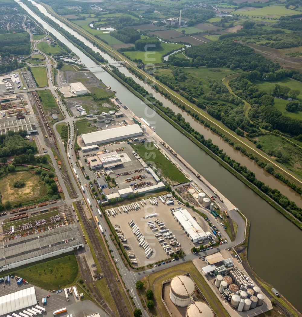 Aerial image Hamm - Building complex and grounds of the logistics center of Lanfer Logistik GmbH and of HELA GmbH Hermann Lanfer Hafenstrasse in Hamm in the state North Rhine-Westphalia, Germany