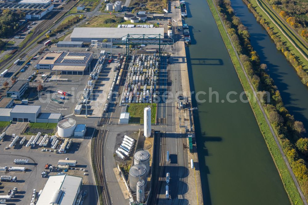 Hamm from above - Building complex and grounds of the logistics center of Lanfer Logistik GmbH and of HELA GmbH Hermann Lanfer on shore of Datteln-Hamm-Kanal and river Lippe on Hafenstrasse in Hamm in the state North Rhine-Westphalia, Germany