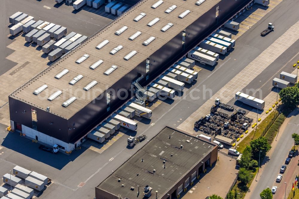 Herne from above - Building complex and grounds of the logistics center UPS Depot Herne-Boernig on Strasse Friedrich of Grosse in Herne in the state North Rhine-Westphalia, Germany