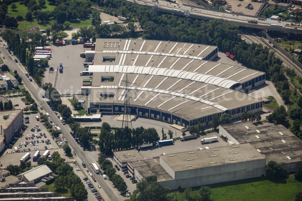 Aerial photograph Wien - Building complex and premises of the logistics center on Warneckestrasse in the district of Simmering in Vienna in Austria