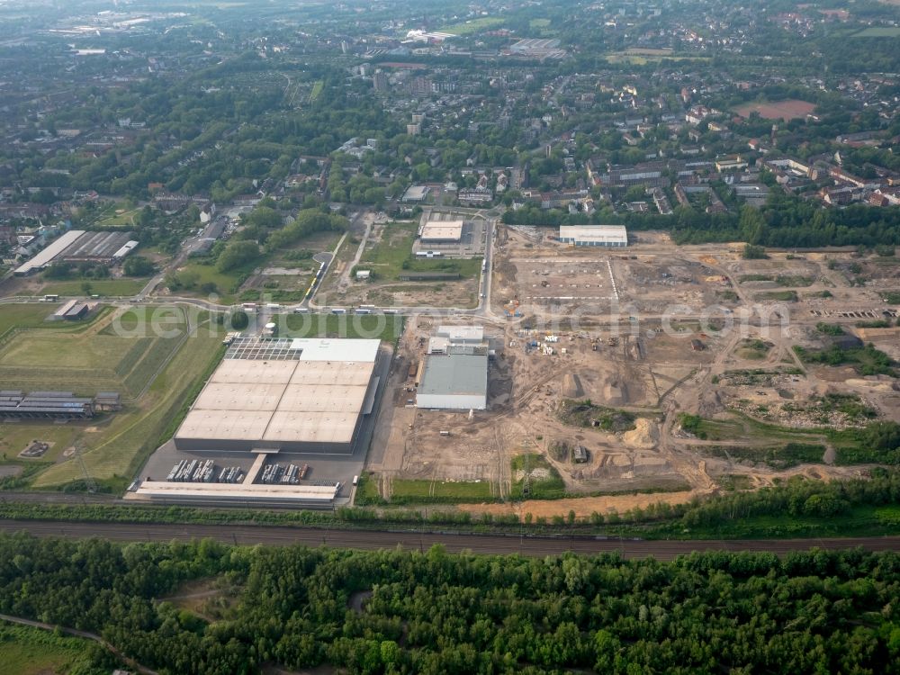 Aerial photograph Gelsenkirchen - Building complex and grounds of the logistics center of Wheels Logistics on site of the former Schalker Verein in Gelsenkirchen in the state of North Rhine-Westphalia. The center is part of the newly developed commercial area East on Schalker Verein