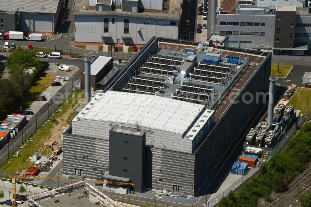 Frankfurt am Main from the bird's eye view: Building complex and site of the e-shelter services GmbH data center In der Kron in Frankfurt am Main in the state of Hesse, Germany