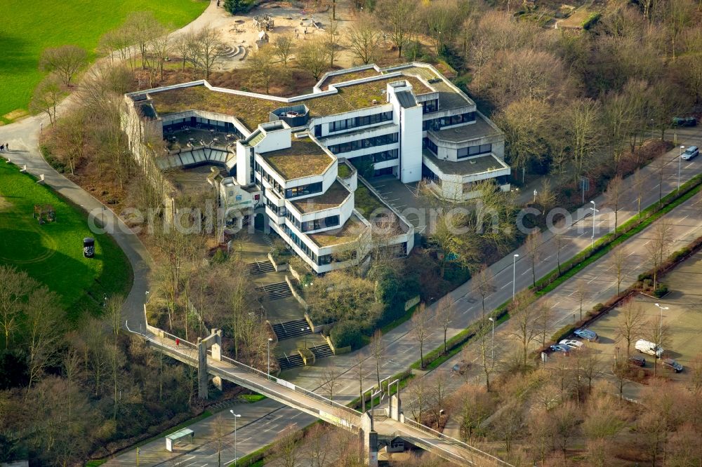 Aerial image Mülheim an der Ruhr - Building complex of the adult education centre in Darlington Park in Muelheim on the Ruhr in the state of North Rhine-Westphalia