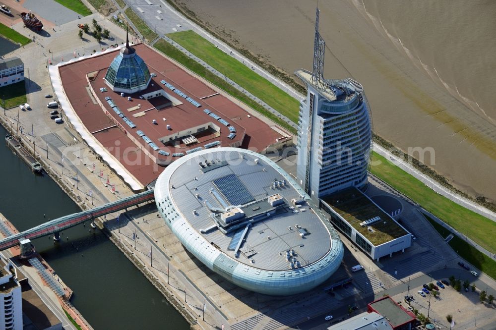 Bremerhaven from above - The high-rise building complex of Sail City Hotel and the Climate House Bremerhaven