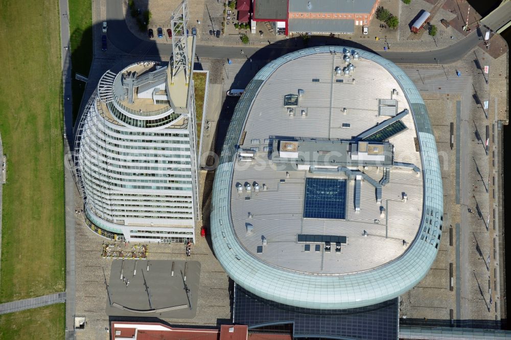 Aerial image Bremerhaven - The high-rise building complex of Sail City Hotel and the Climate House Bremerhaven