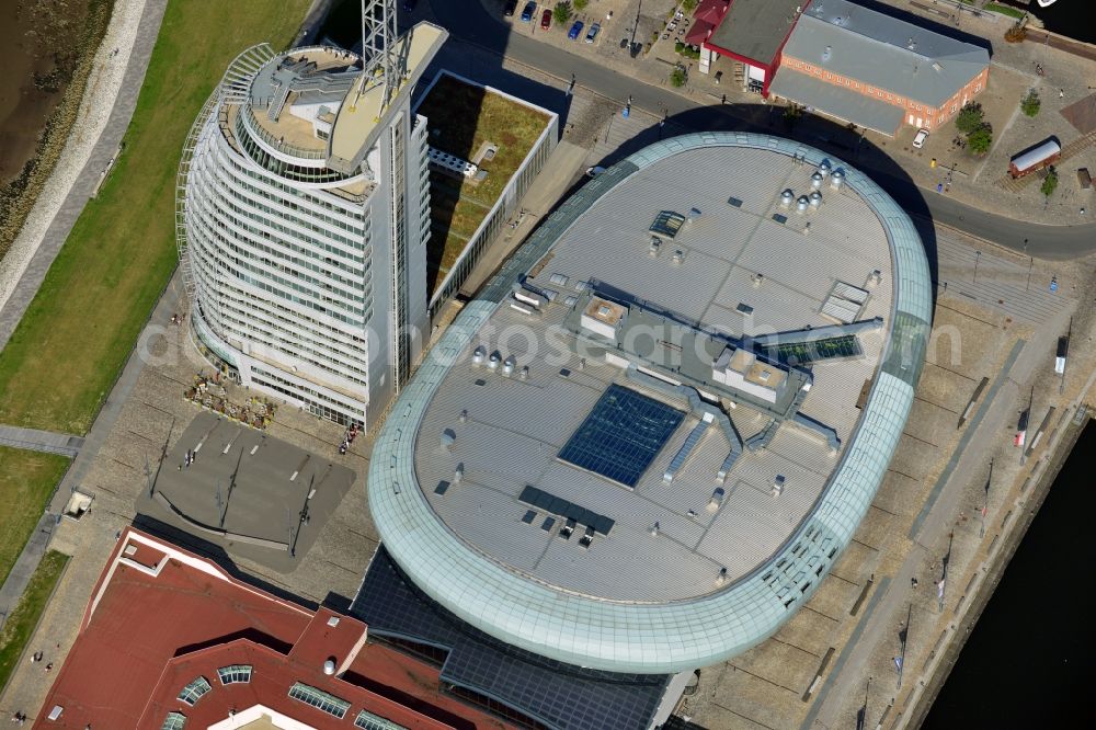 Aerial photograph Bremerhaven - The high-rise building complex of Sail City Hotel and the Climate House Bremerhaven