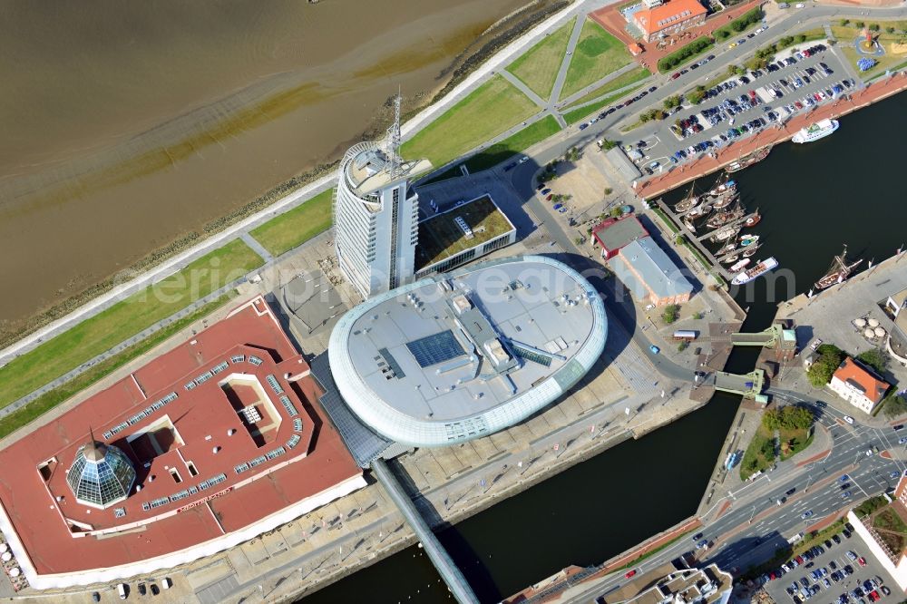 Bremerhaven from above - The high-rise building complex of Sail City Hotel and the Climate House Bremerhaven