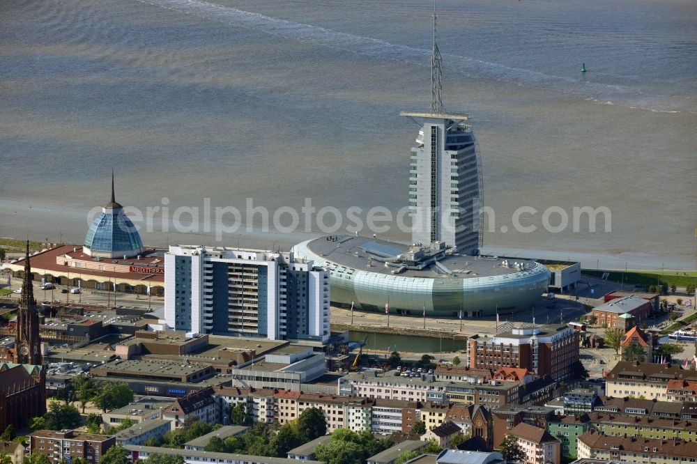 Aerial photograph Bremerhaven - The high-rise building complex of Sail City Hotel and the Climate House Bremerhaven