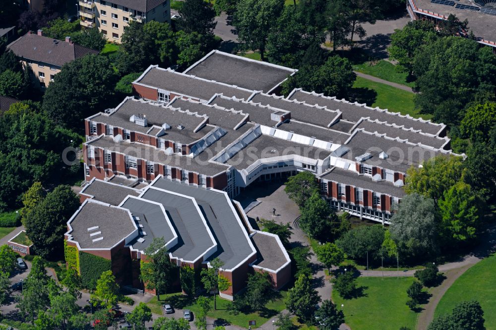 Aerial photograph Freiburg im Breisgau - Building complex of the university Hochschule fuer Musik Freiburg on place Mendelssohn-Bartholdy-Platz in the district Oberau in Freiburg im Breisgau in the state Baden-Wuerttemberg, Germany