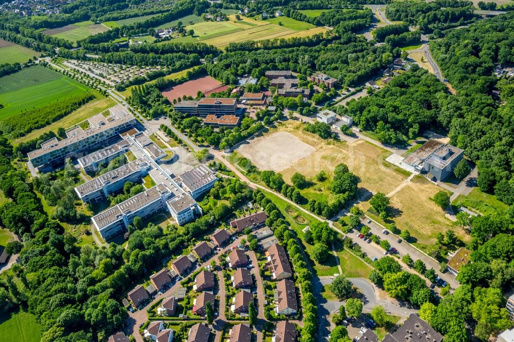 Gelsenkirchen from above - Building complex of the university Westfaelische Hochschule on the Neidenburger Strasse in the district Buer in Gelsenkirchen at Ruhrgebiet in the state North Rhine-Westphalia, Germany