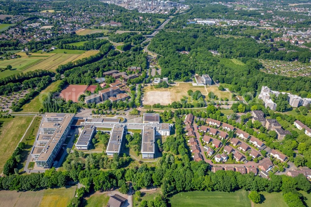 Gelsenkirchen from the bird's eye view: Building complex of the university Westfaelische Hochschule on the Neidenburger Strasse in the district Buer in Gelsenkirchen at Ruhrgebiet in the state North Rhine-Westphalia, Germany