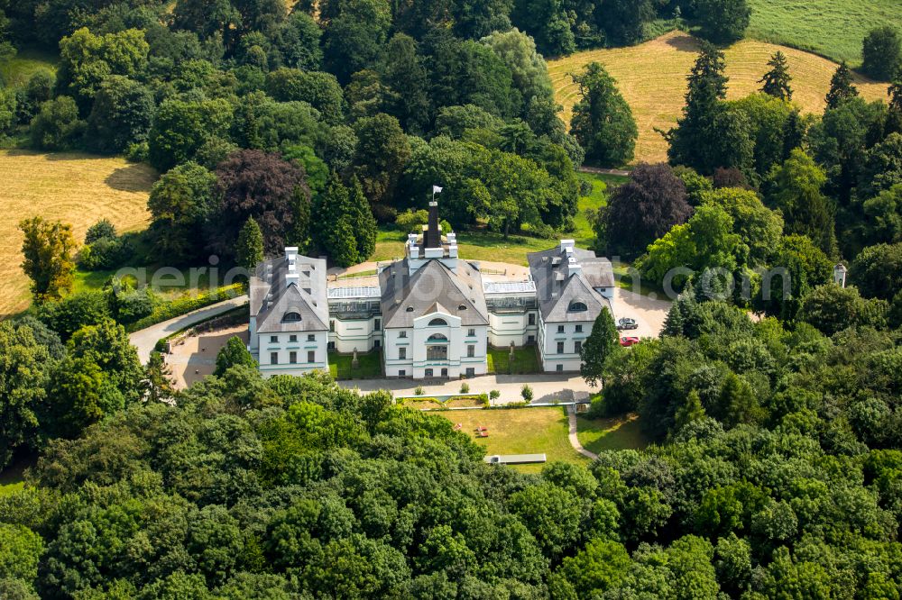 Aerial photograph Hohen-Demzin - Building complex of the hotel complex Schlosshotel Burg Schlitz in Hohen-Demzin in the state Mecklenburg-Western Pomerania, Germany