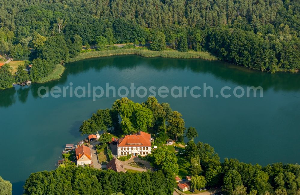 Aerial photograph Feldberger Seenlandschaft - Complex of the hotel building Drostenhaus Feldberg at Atmssquare in the district Feldberg in Feldberger Seenlandschaft in the state Mecklenburg - Western Pomerania