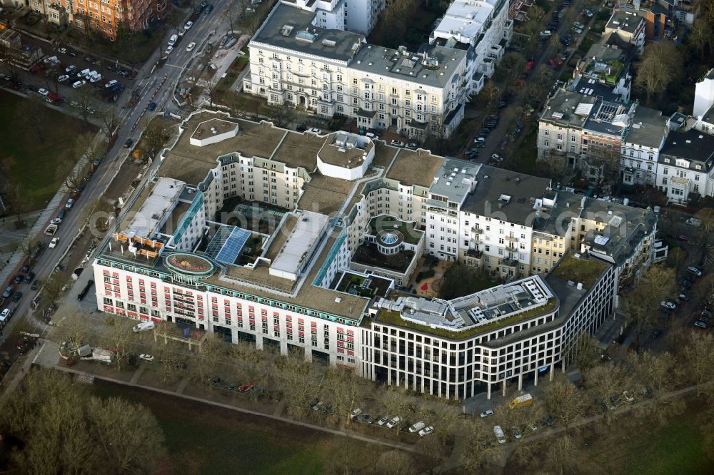 Hamburg from the bird's eye view: Complex of the hotel building of Grand-Elysee Hamburg along the Rothenbaumchaussee overlooking the office building standing next to it with various company settlements on Tesdorpfstrasse in the district Rotherbaum in Hamburg, Germany