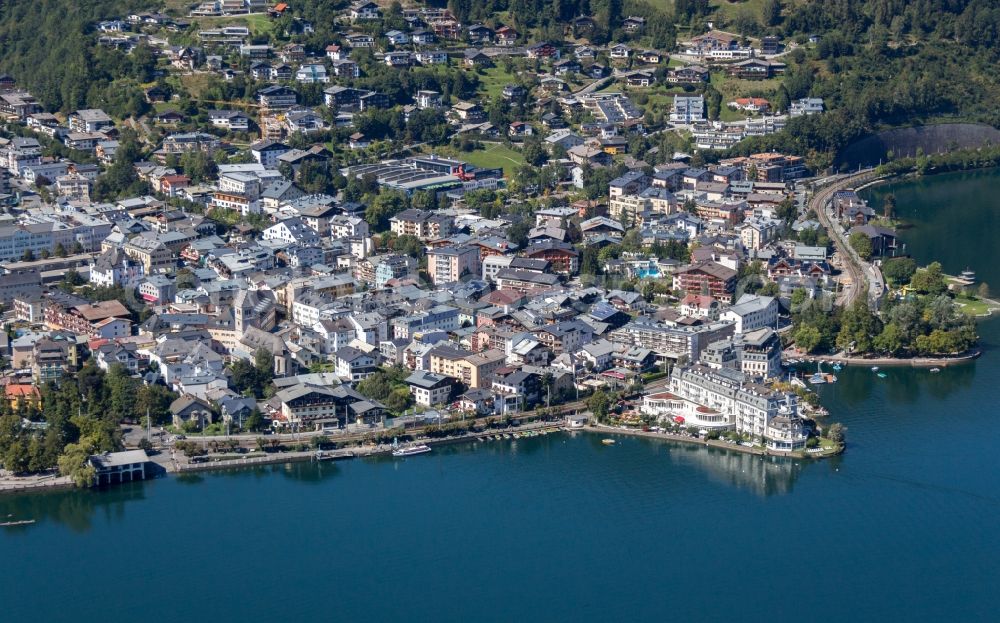 Zell am See from the bird's eye view: Complex of the hotel building Grand Hotel Zell am See in Zell am See in Oesterreich