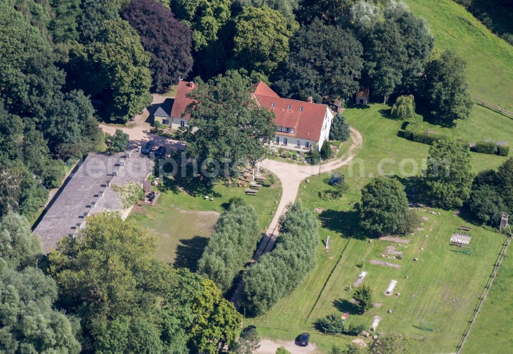 Gustow from the bird's eye view: Complex of the hotel building Gutshaus Kajahn in Gustow in the state Mecklenburg - Western Pomerania, Germany