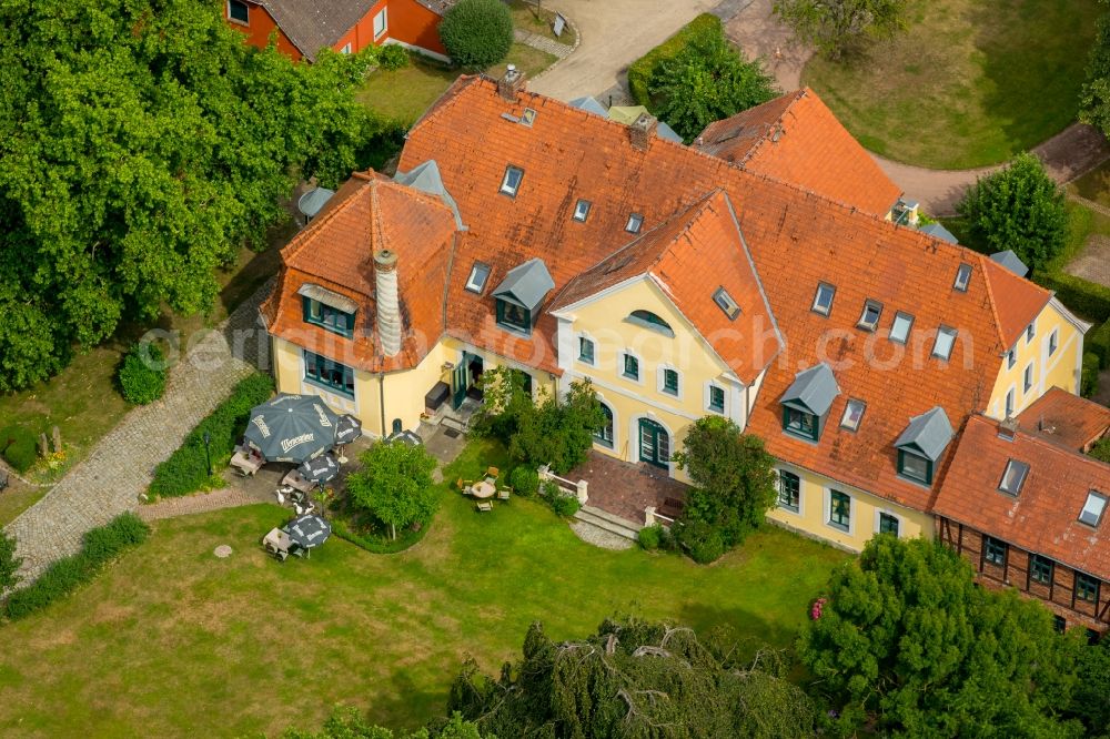 Aerial photograph Vipperow - Building complex of the hotel complex manor house Solzow - nature and hospitality in Mecklenburg in Vipperow in Mecklenburg - Western Pomerania