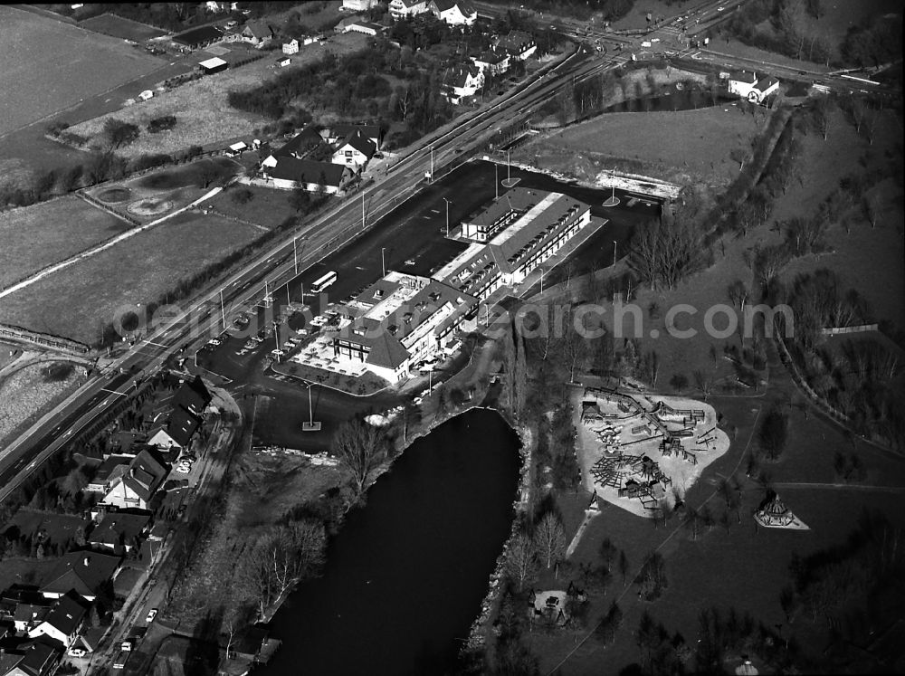 Moers from above - Complex of the hotel building Hotel Moers Von Valk on Krefelder Strasse in Moers in the state North Rhine-Westphalia, Germany