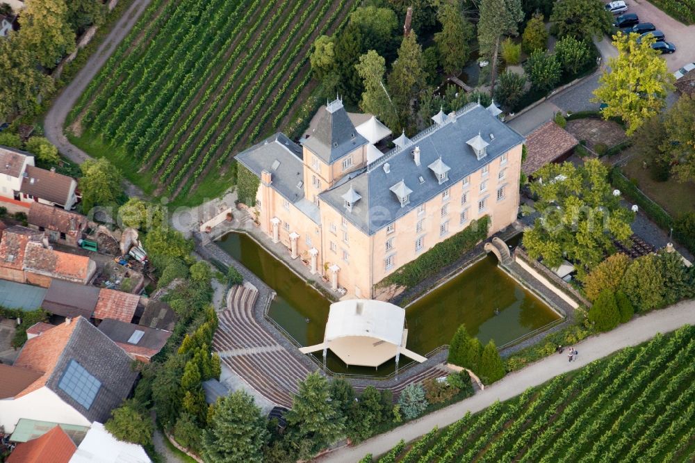 Edesheim from the bird's eye view: Complex of the hotel building Hotel Schloss Edesheim, Privathotels Dr. Lohbeck GmbH & Co. KG in Edesheim in the state Rhineland-Palatinate