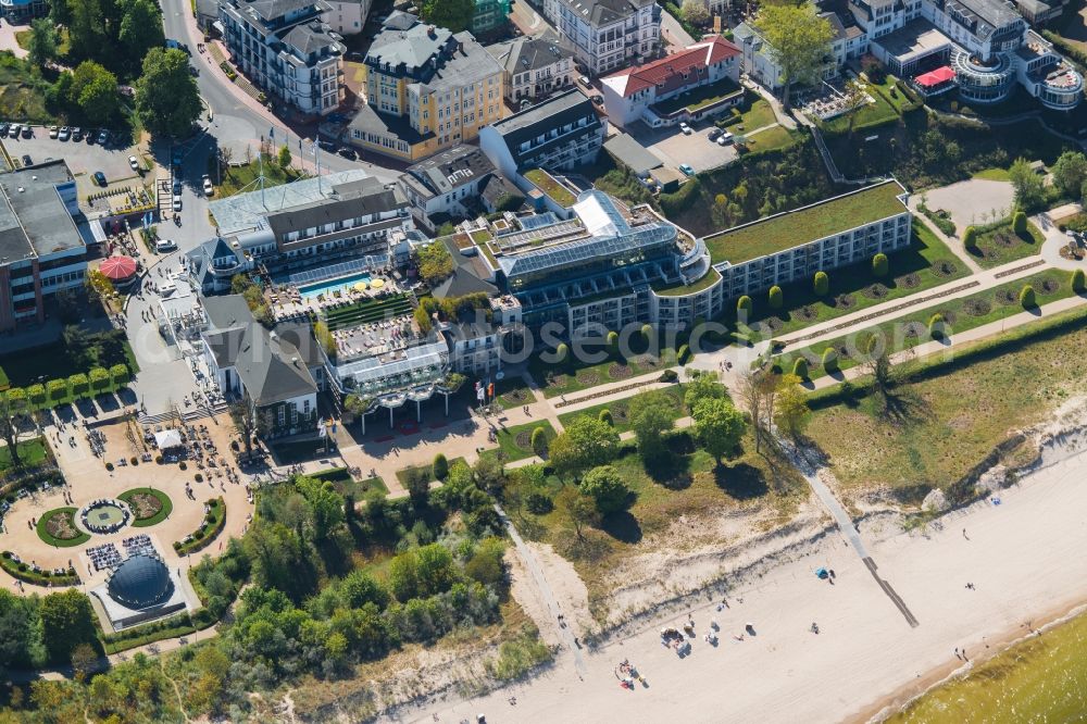 Heringsdorf from the bird's eye view: Complex of the hotel building Maritim Hotel Kaiserhof Heringsdorf on Kulmstrasse in Heringsdorf in the state Mecklenburg - Western Pomerania, Germany