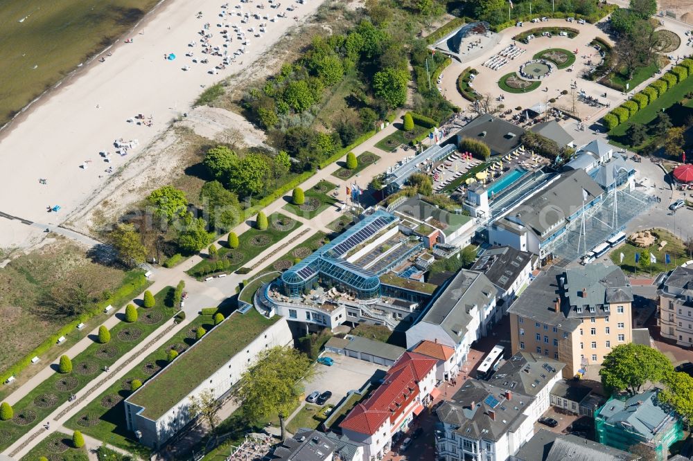 Aerial image Heringsdorf - Complex of the hotel building Maritim Hotel Kaiserhof Heringsdorf on Kulmstrasse in Heringsdorf in the state Mecklenburg - Western Pomerania, Germany