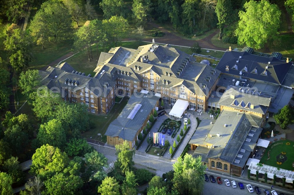 Magdeburg from the bird's eye view: Complex of the hotel building Parkrestaurant DIE SAISON in the district Herrenkrug in Magdeburg in the state Saxony-Anhalt, Germany