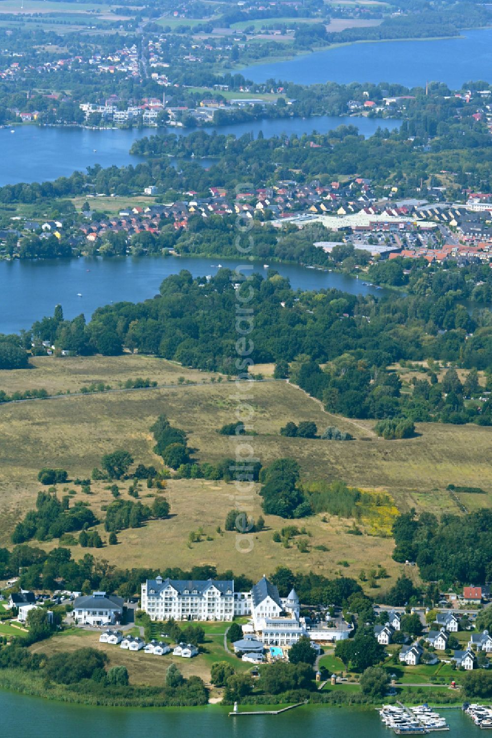 Werder (Havel) from the bird's eye view: Complex of the hotel building Precise Resort Schwielowsee Am Schwielowsee in the district Petzow in Werder (Havel) in the state Brandenburg, Germany