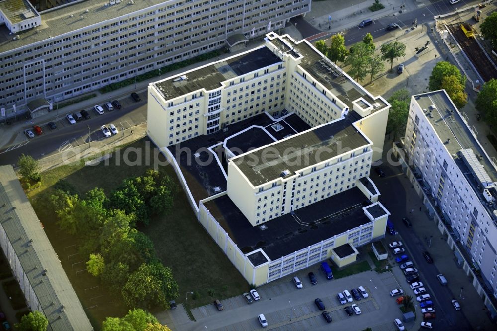 Magdeburg from the bird's eye view: Complex of the hotel building Ratswaage Hotel Magdeburg on place Ratswaageplatz in Magdeburg in the state Saxony-Anhalt, Germany