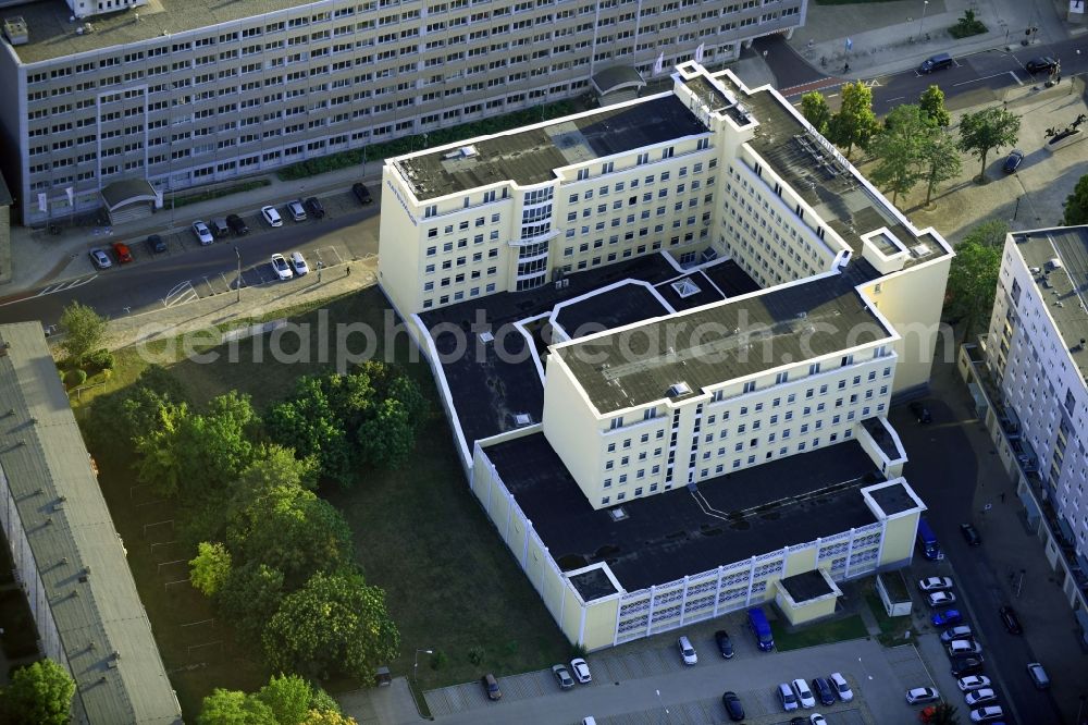 Aerial image Magdeburg - Complex of the hotel building Ratswaage Hotel Magdeburg on place Ratswaageplatz in Magdeburg in the state Saxony-Anhalt, Germany